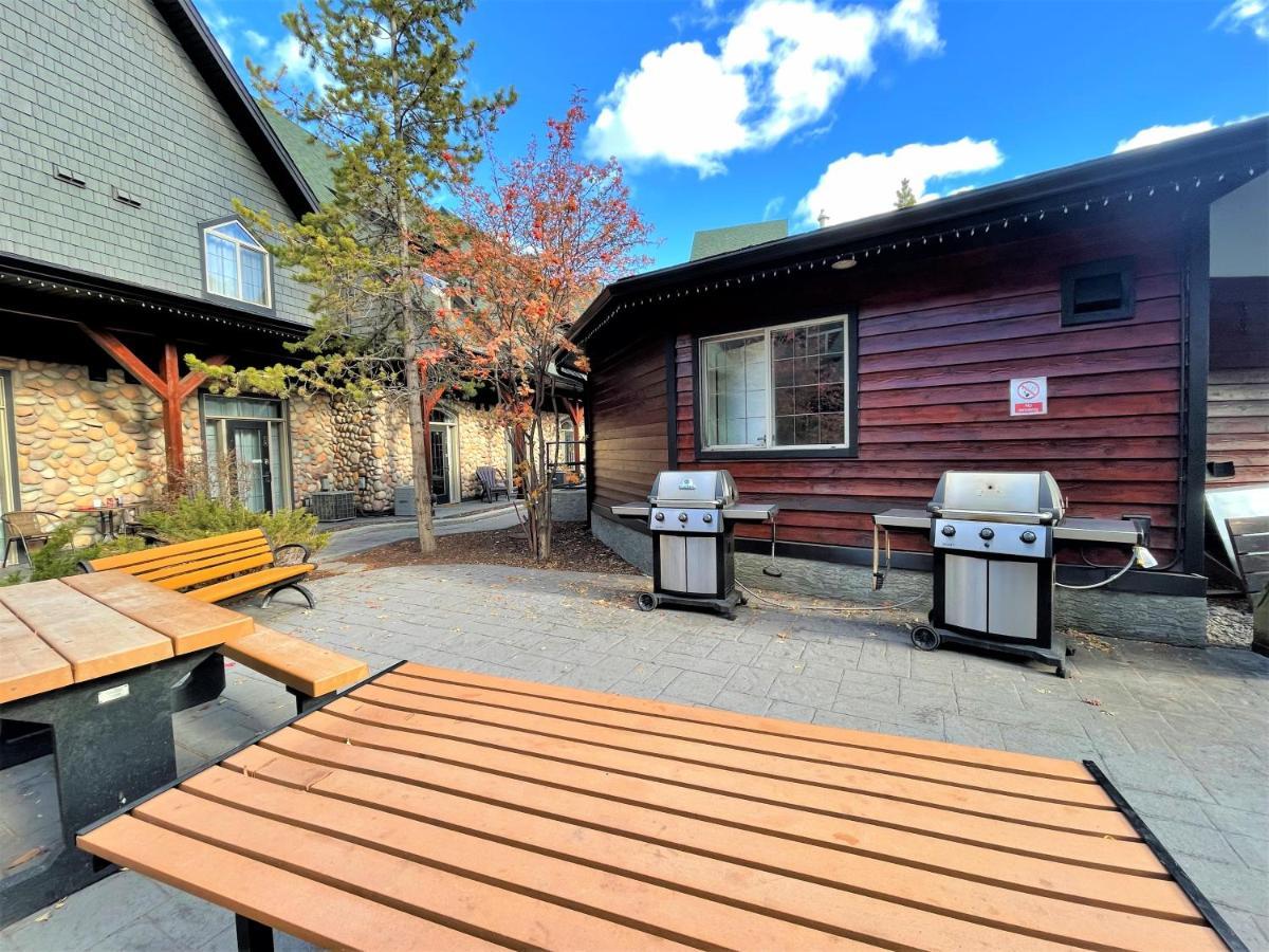 Renovated Chalet At Mystic Springs, Mountain Views, Pets Welcome! Canmore Exterior foto