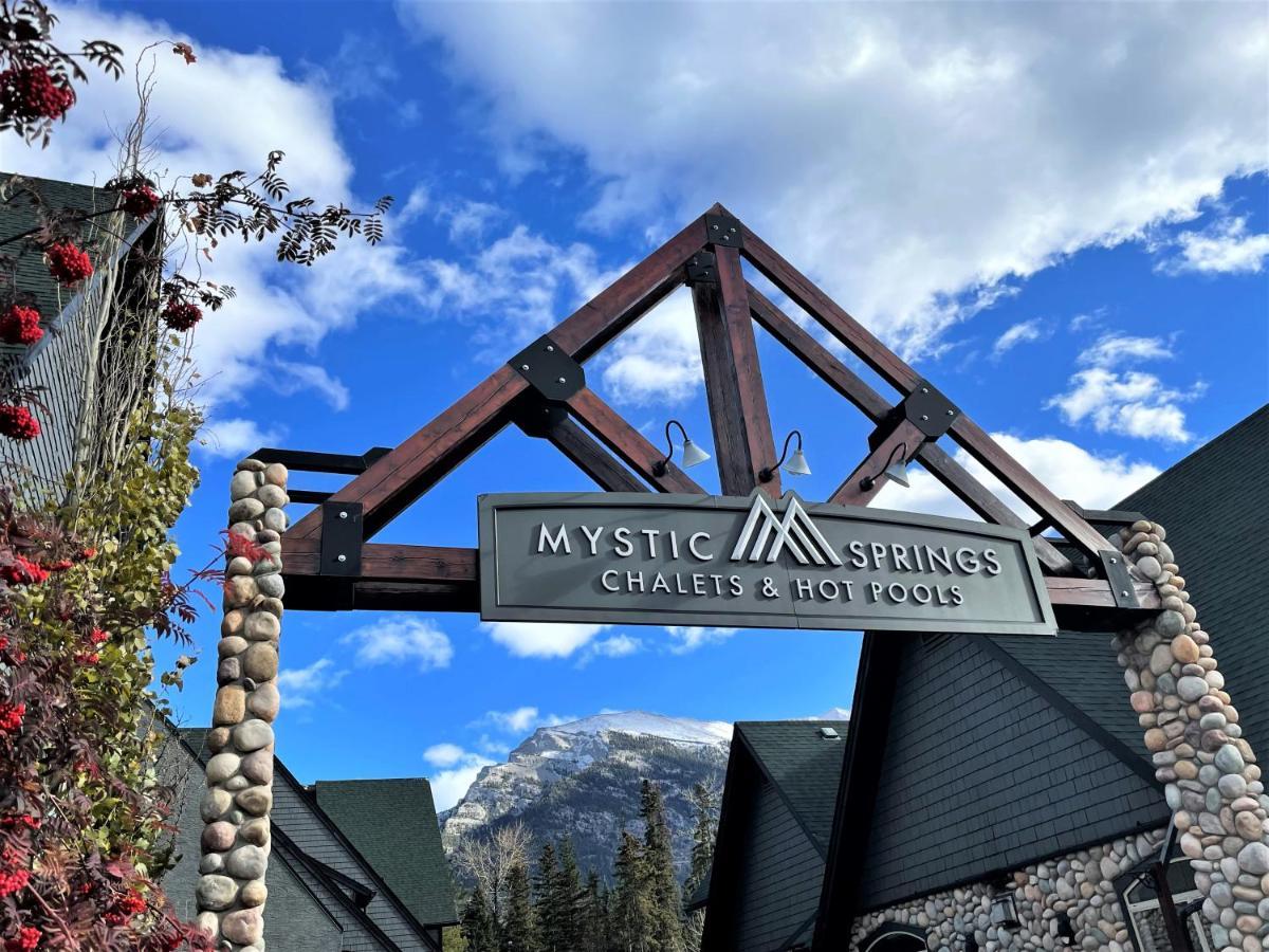 Renovated Chalet At Mystic Springs, Mountain Views, Pets Welcome! Canmore Exterior foto