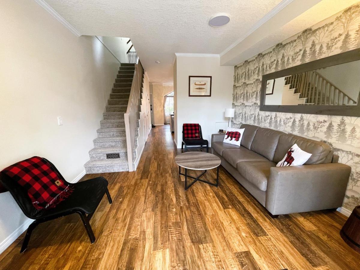 Renovated Chalet At Mystic Springs, Mountain Views, Pets Welcome! Canmore Exterior foto