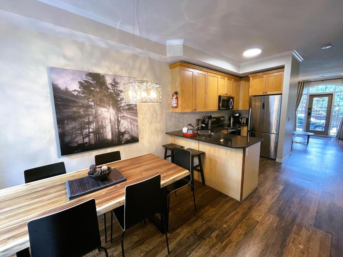 Renovated Chalet At Mystic Springs, Mountain Views, Pets Welcome! Canmore Exterior foto